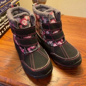 Carter’s snow boots